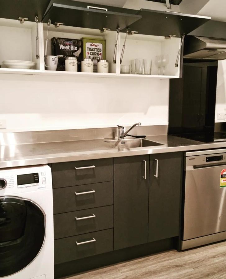 Modern & Cosy Studio Unit On Island Bay Beachfront Wellington Esterno foto
